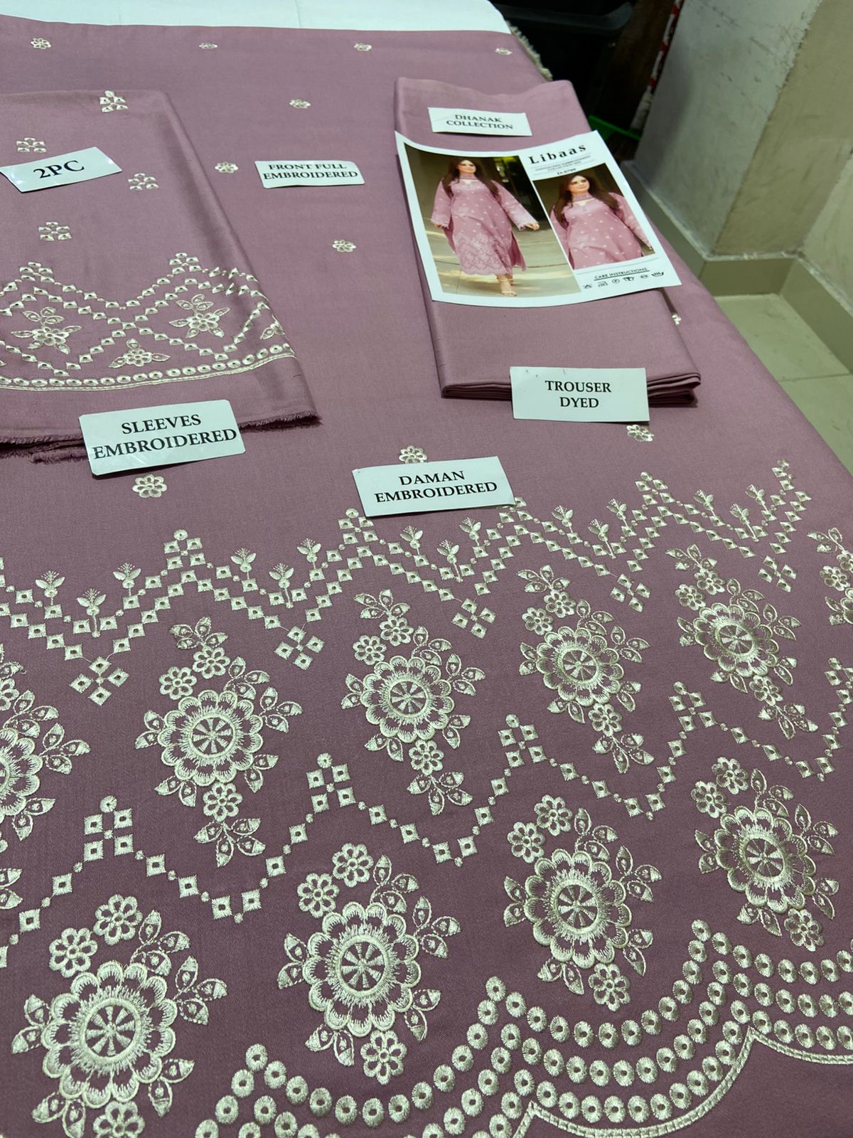 LIBAAS - 2 PIECE UNSTICED IN DHANAK